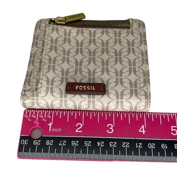 EUC Fossil Women's Bifold Wallet Tan Brown Taupe Snap Closure - Picture 9 of 15